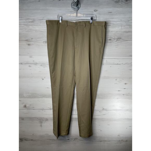 Haggar Pants Mens 44x32 Khaki Cool 18 Performance Classic Fit Comfort Waist - Picture 1 of 13